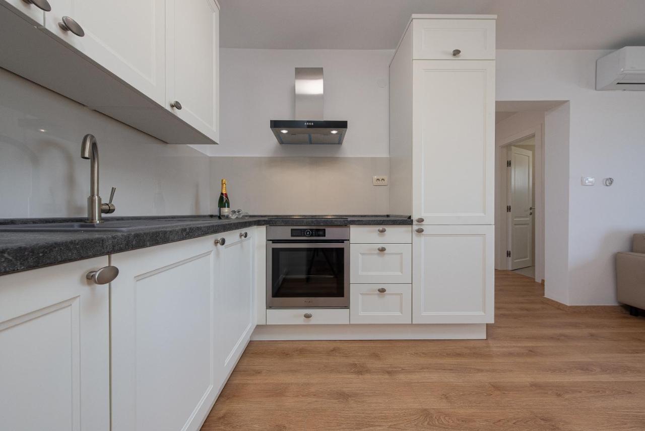 Apartments Niko Sukošan Buitenkant foto