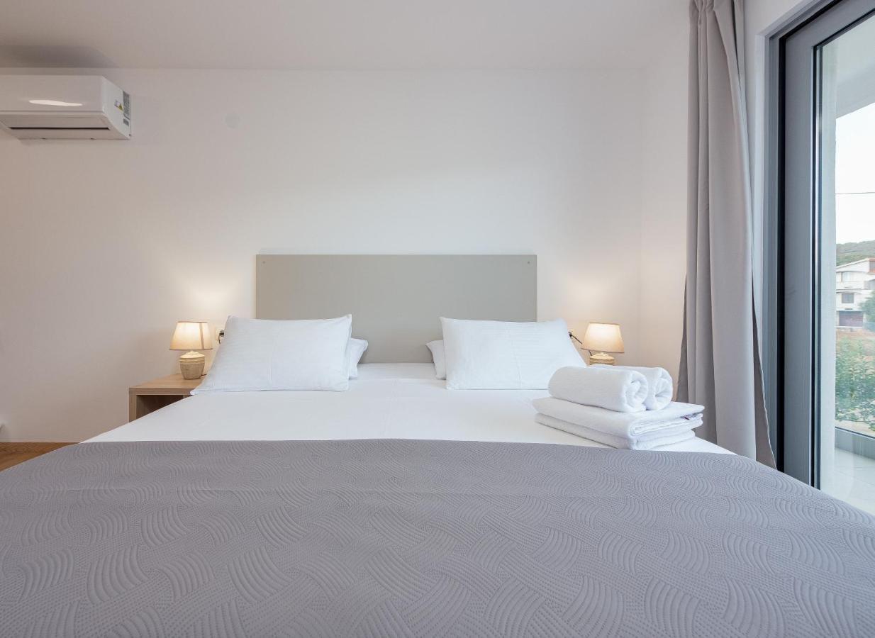 Apartments Niko Sukošan Buitenkant foto