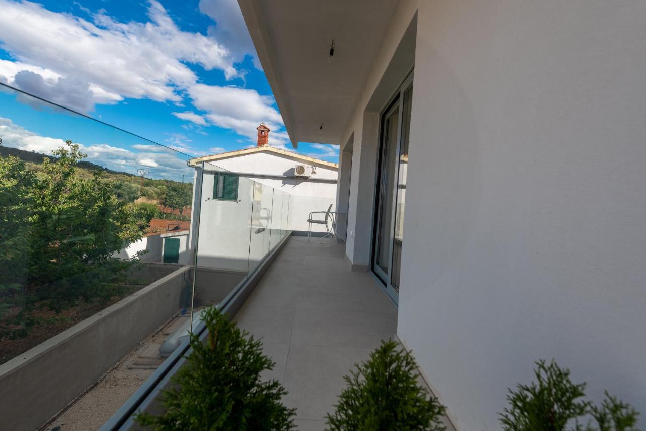 Apartments Niko Sukošan Buitenkant foto